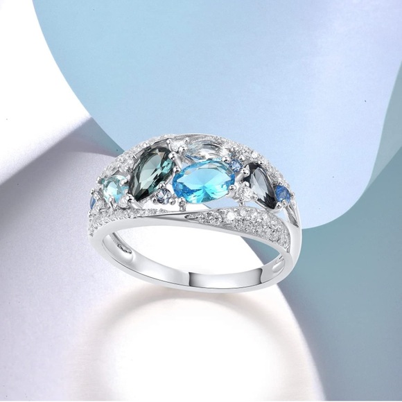 18k London Blue Topaz Diamonds Ring - Picture 3 of 10